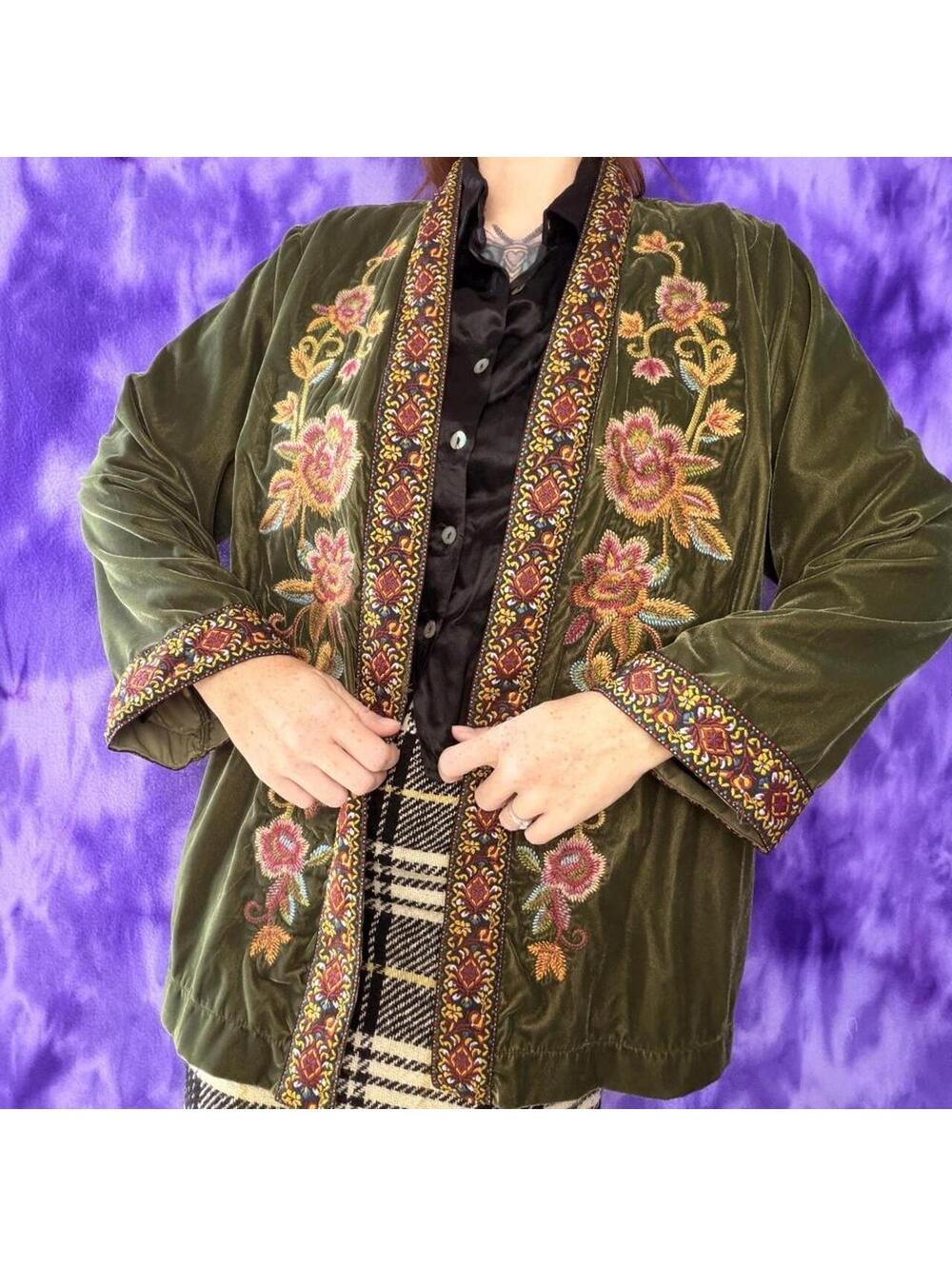 Belle boho kim gravel green embroidered kimono jacket